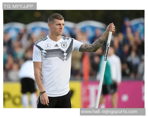 德国足球队长的领导魅力与球队战术的完美结合探讨